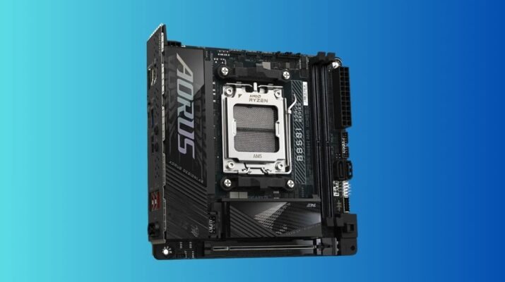 Motherboard GIGABYTE B850I AORUS PRO WIFI7 diletakkan di atas meja kayu minimalis dengan pencahayaan sinematik untuk rakitan PC SFF modern.