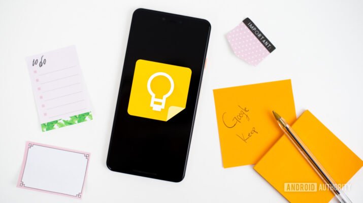 Tampilan antarmuka Google Keep pada smartphone flagship dengan desain Floating Action Button (FAB) baru yang lebih besar dan mencolok di atas layar OLED 120Hz.
