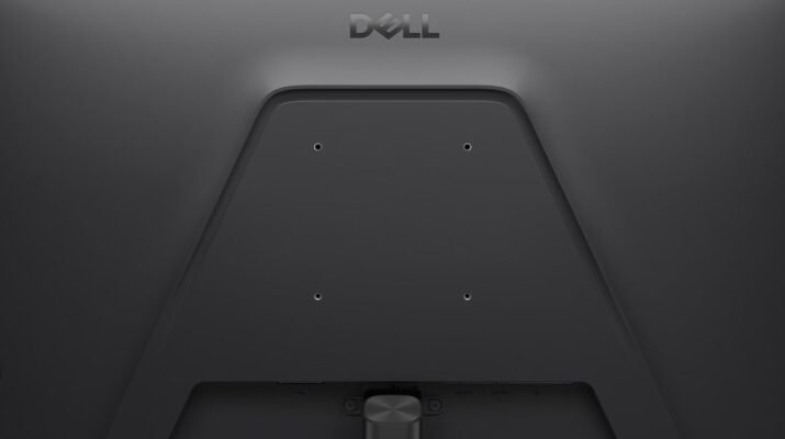 Monitor gaming Dell SE2726HG dengan layar 27 inci menampilkan visual gameplay kompetitif yang mulus di atas meja setup minimalis.