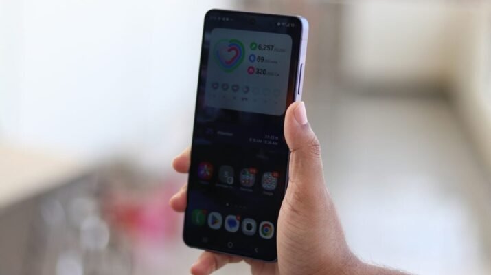 alt="display privasi galaxy s26 ultra vs kualitas tampilan biasa"